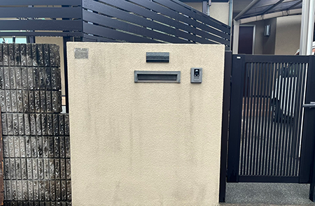 汚れてしまった門柱を塗り替えておしゃれな門柱へ　熊本市